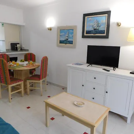 Perola Meia לאגוּ‏ש